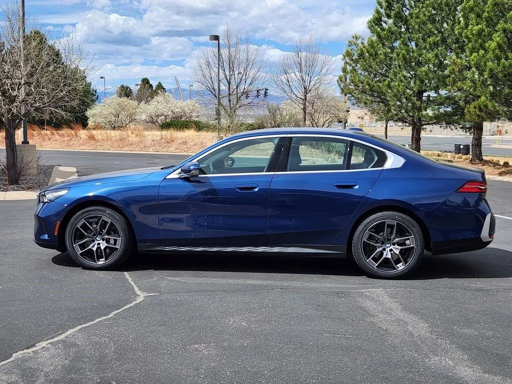 Used 2026 Blue Metallic BMW 530i xDrive image 2