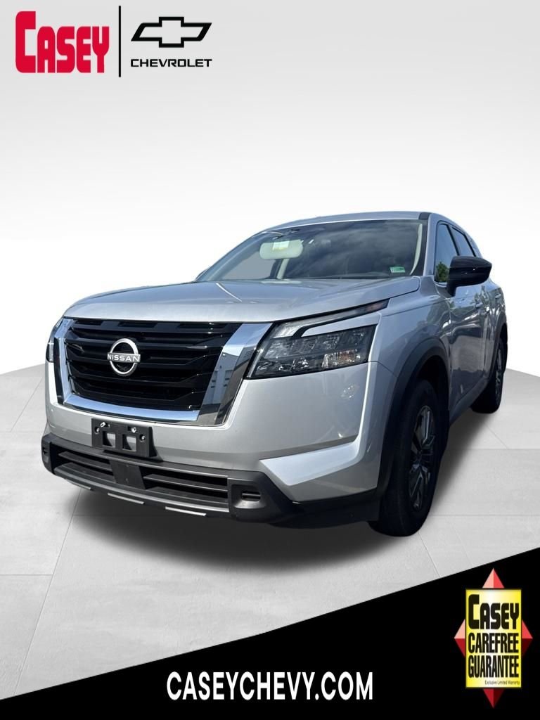 Used 2025 Silver Nissan S image 1