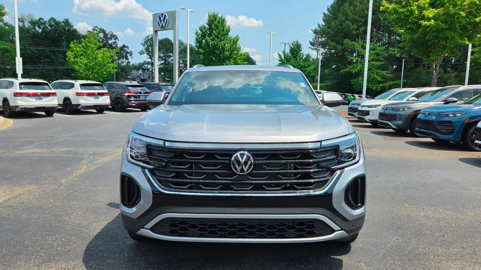 New 2026 Silver Mist Metallic Volkswagen 2.0T SE w/Technology image 8
