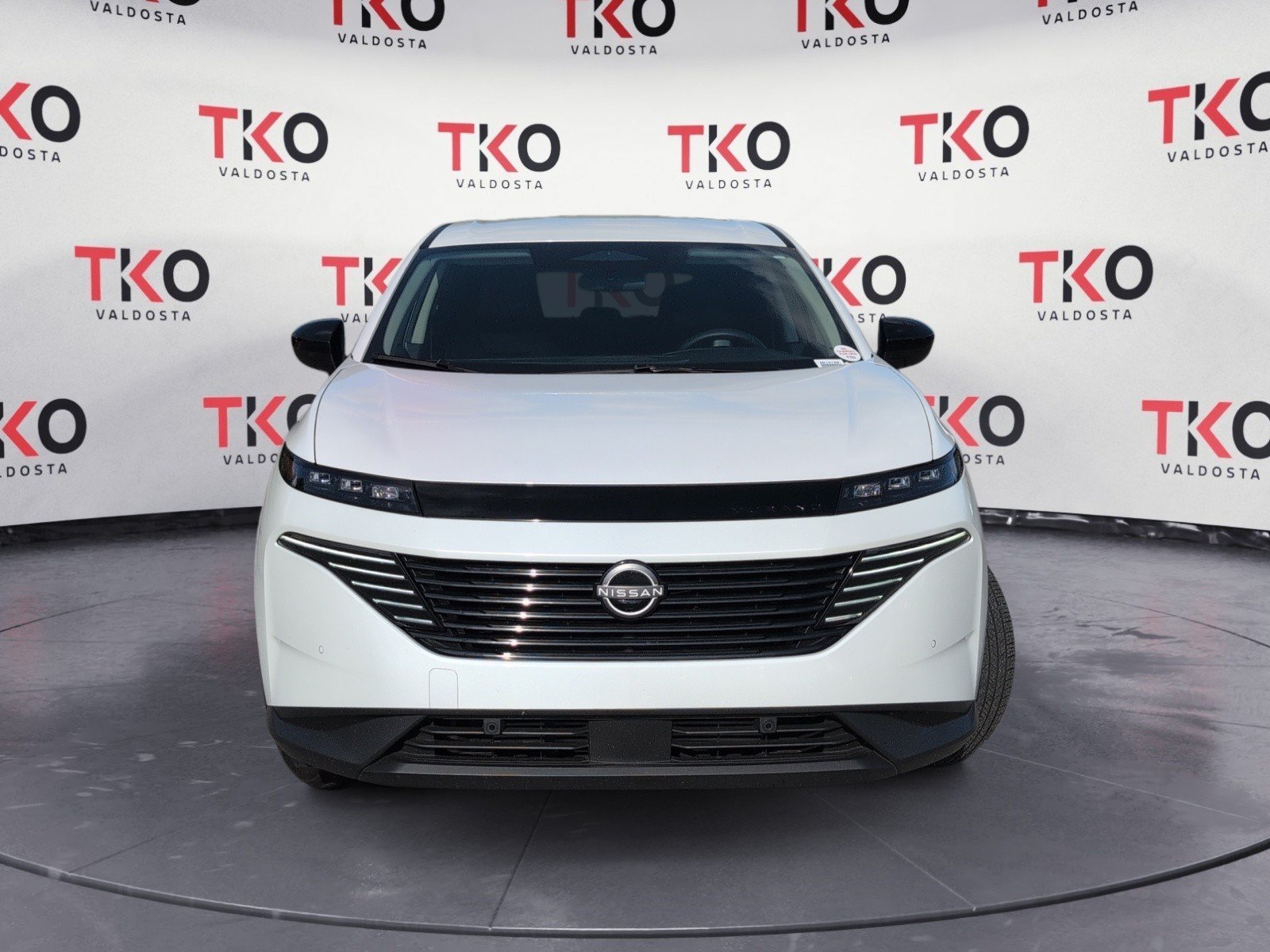 Used 2025 Everest White Pearl Tricoat Nissan SV image 12