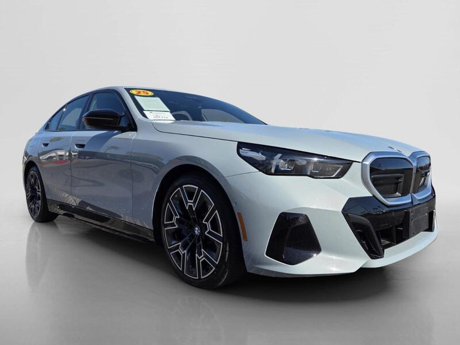 2025 BMW i5 M60 - Photo 7