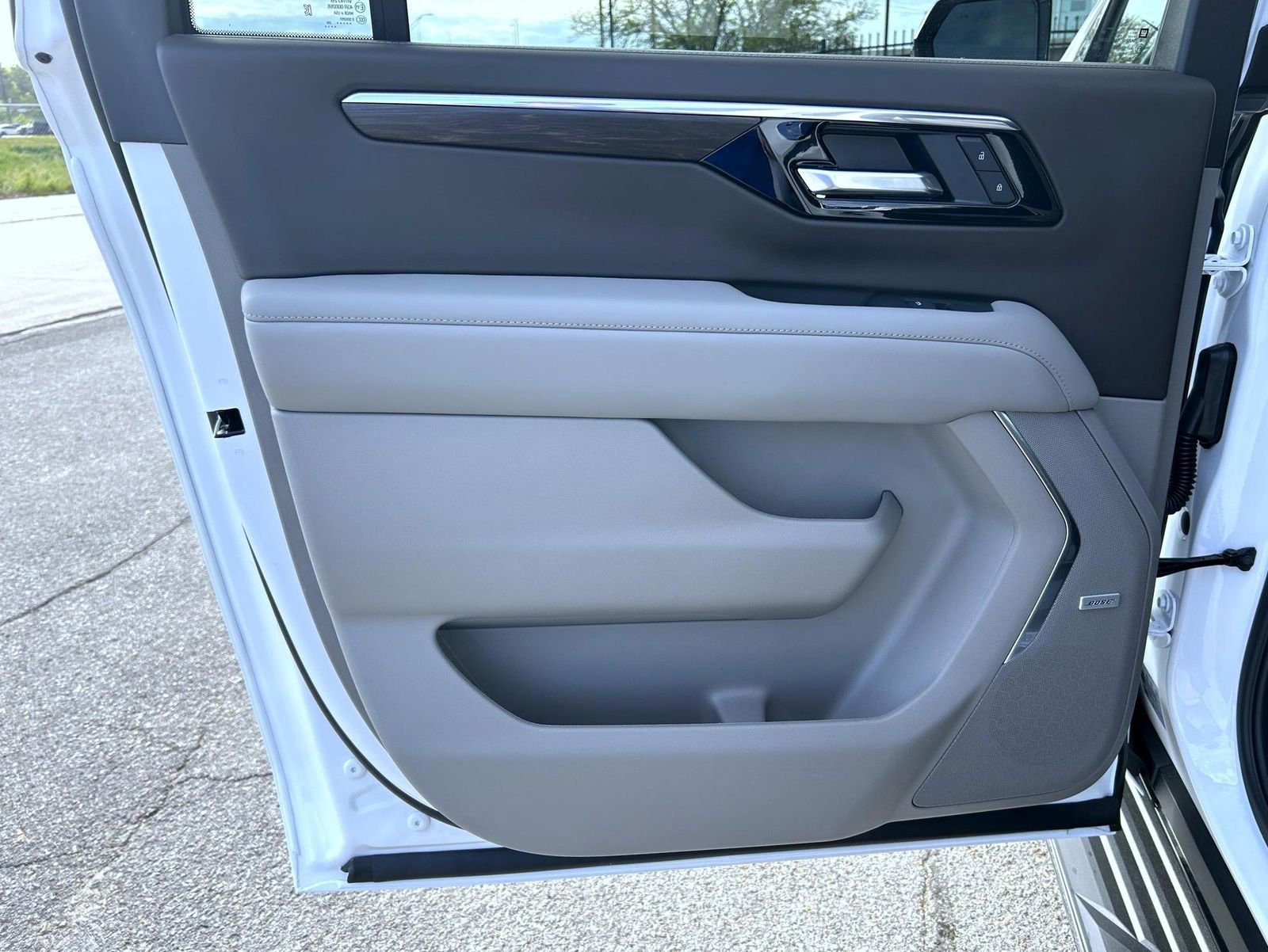 2026 Chevrolet Suburban LT - Photo 17