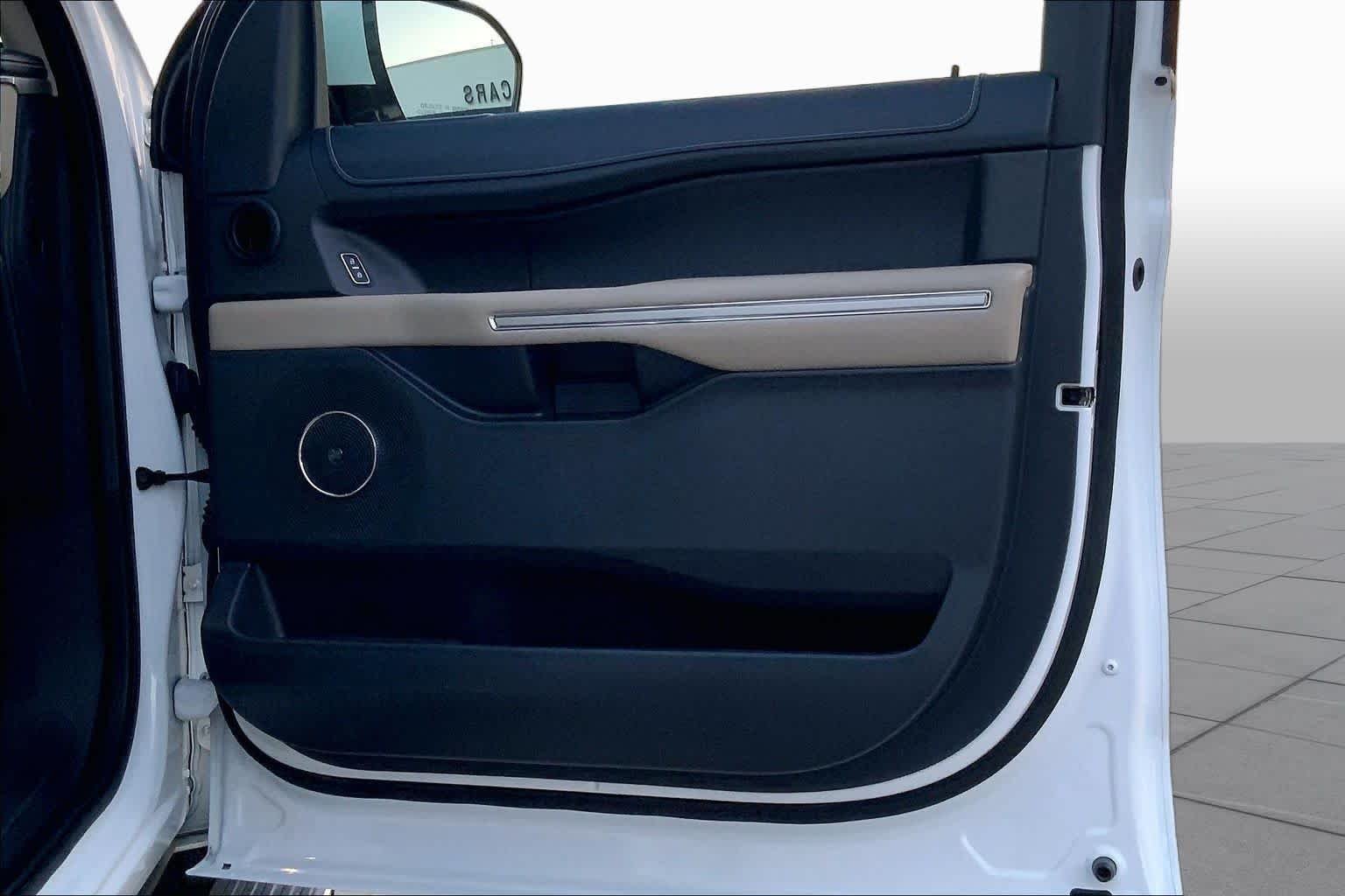 Used 2022 Oxford White Ford Limited image 23