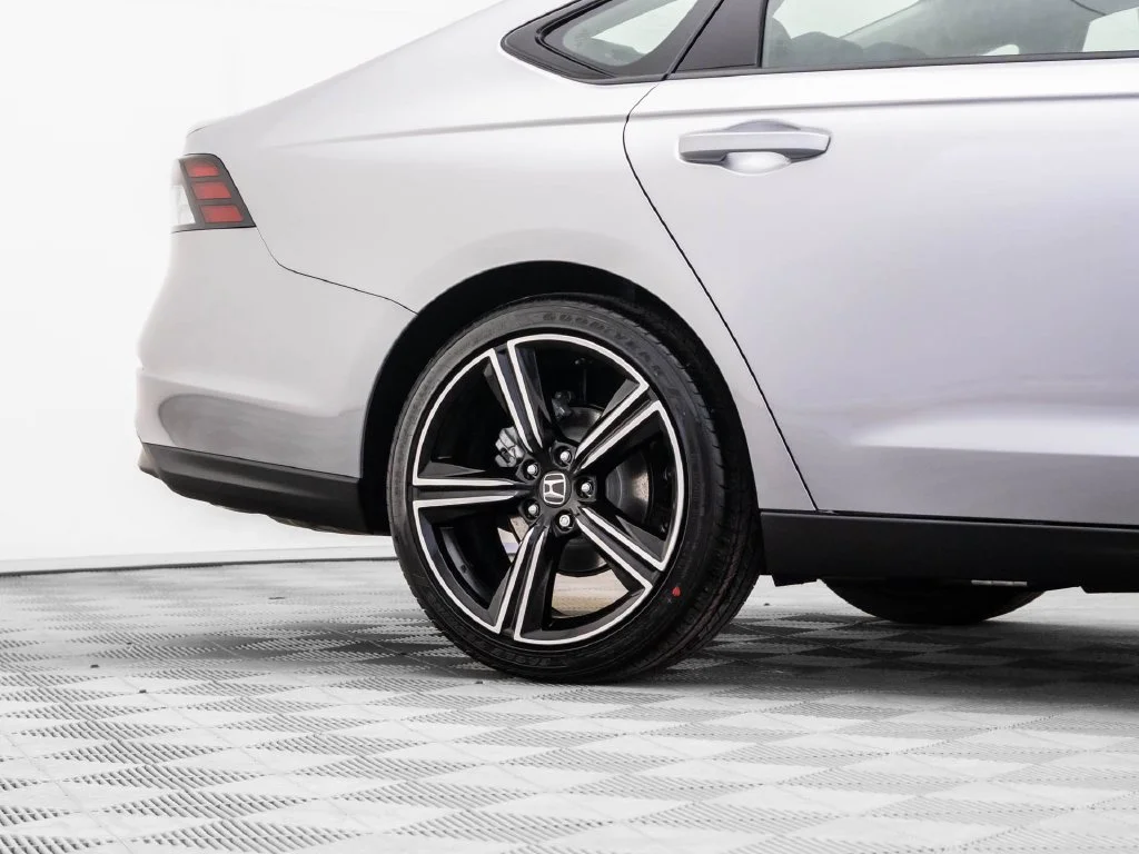 New 2026 Silver Honda SE image 31