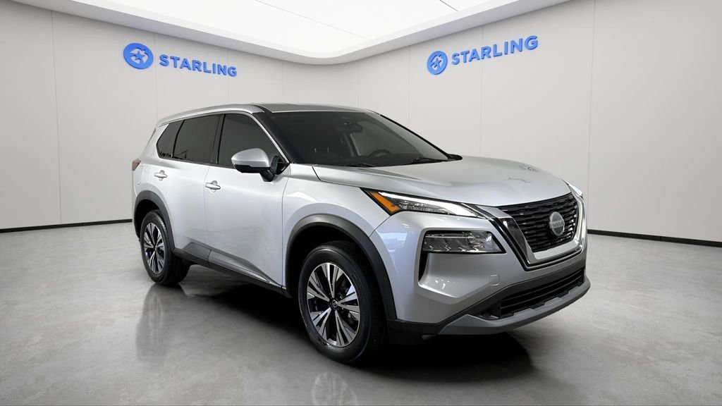 Used 2021 Silver Nissan SV FWD image 13