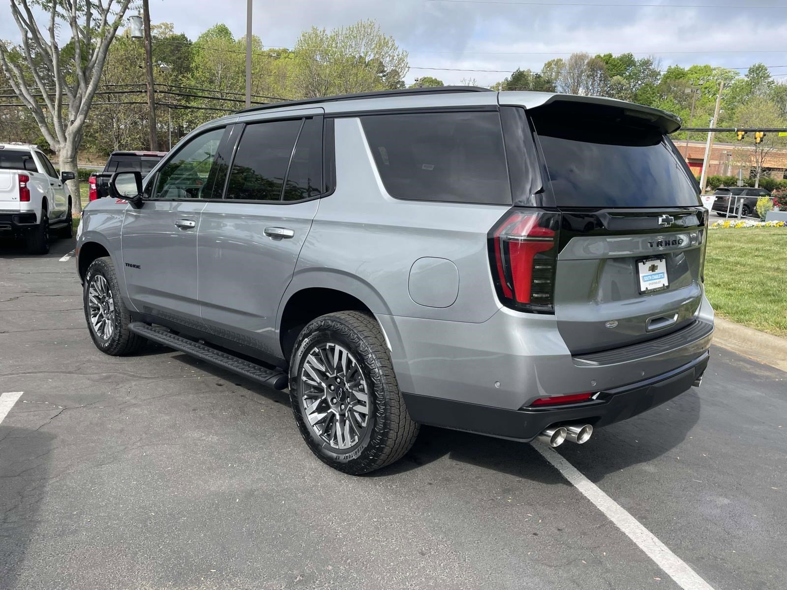 View vehicle photo 7