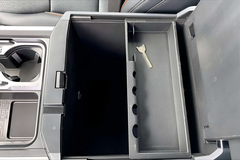 New 2026 Carbonized Gray Metallic Ford Lariat image 15