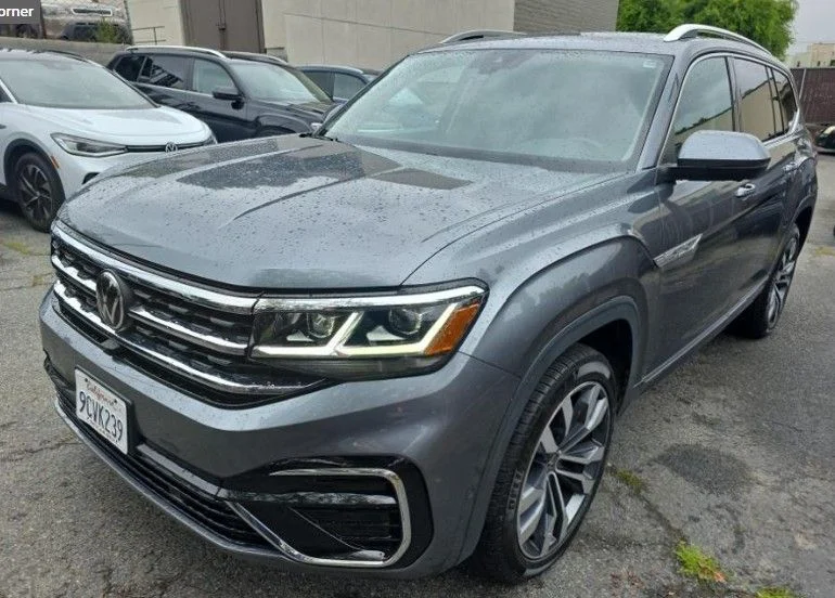 2023 Volkswagen Atlas 3.6L SEL Premium R-Line 4MOTION's photo