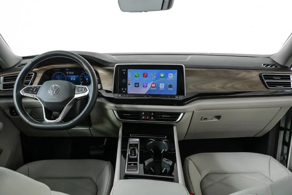 New 2026 Opal White Pearl Volkswagen 2.0T SE w/Technology image 17