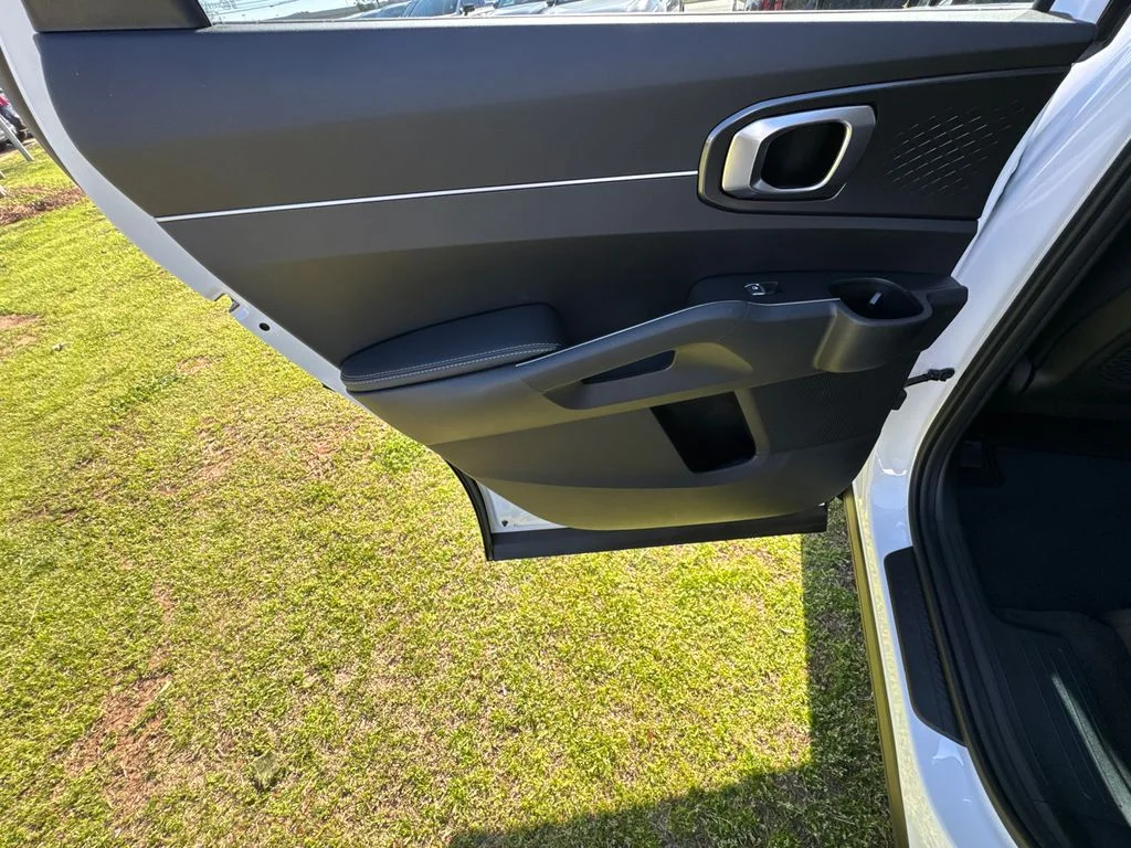 New 2026 Glacial White Pearl Kia LX image 21