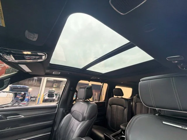 Used 2022 White Jeep Series II image 23