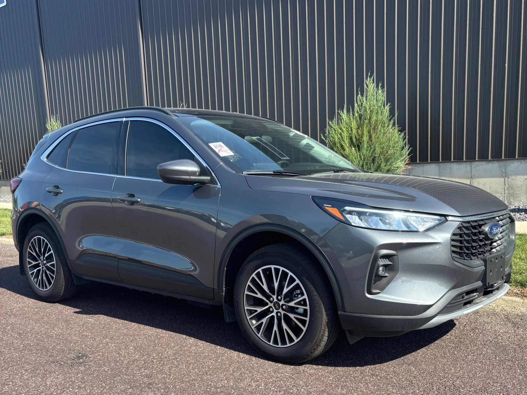 Used 2025 Gray Metallic Ford Base image 3