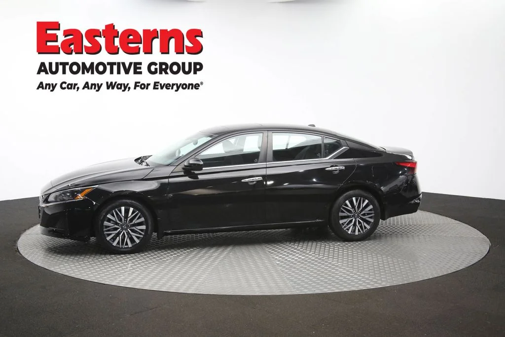 Used 2023 Black Nissan 2.5 SV image 59