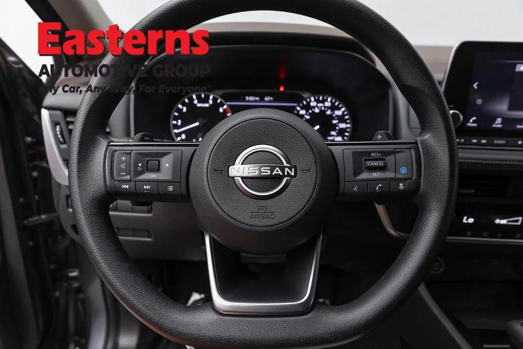 Used 2023 Gray Nissan SV image 10