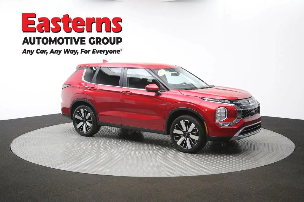 Used 2025 Red Mitsubishi SE image 49