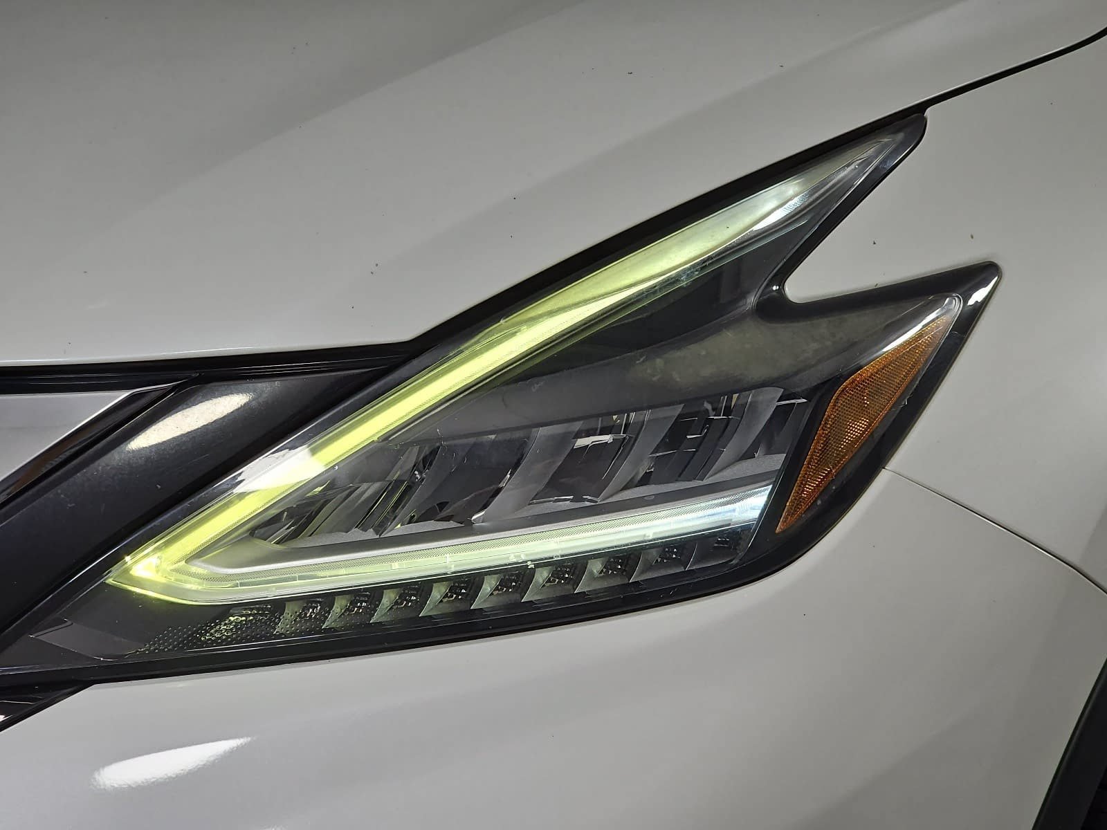Used 2019 White Nissan SV image 28
