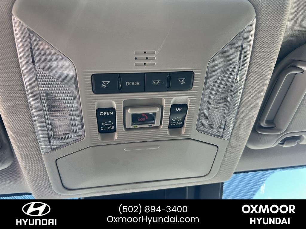 Used 2025 Wind Chill Pearl Toyota Hybrid XLE Premium image 23