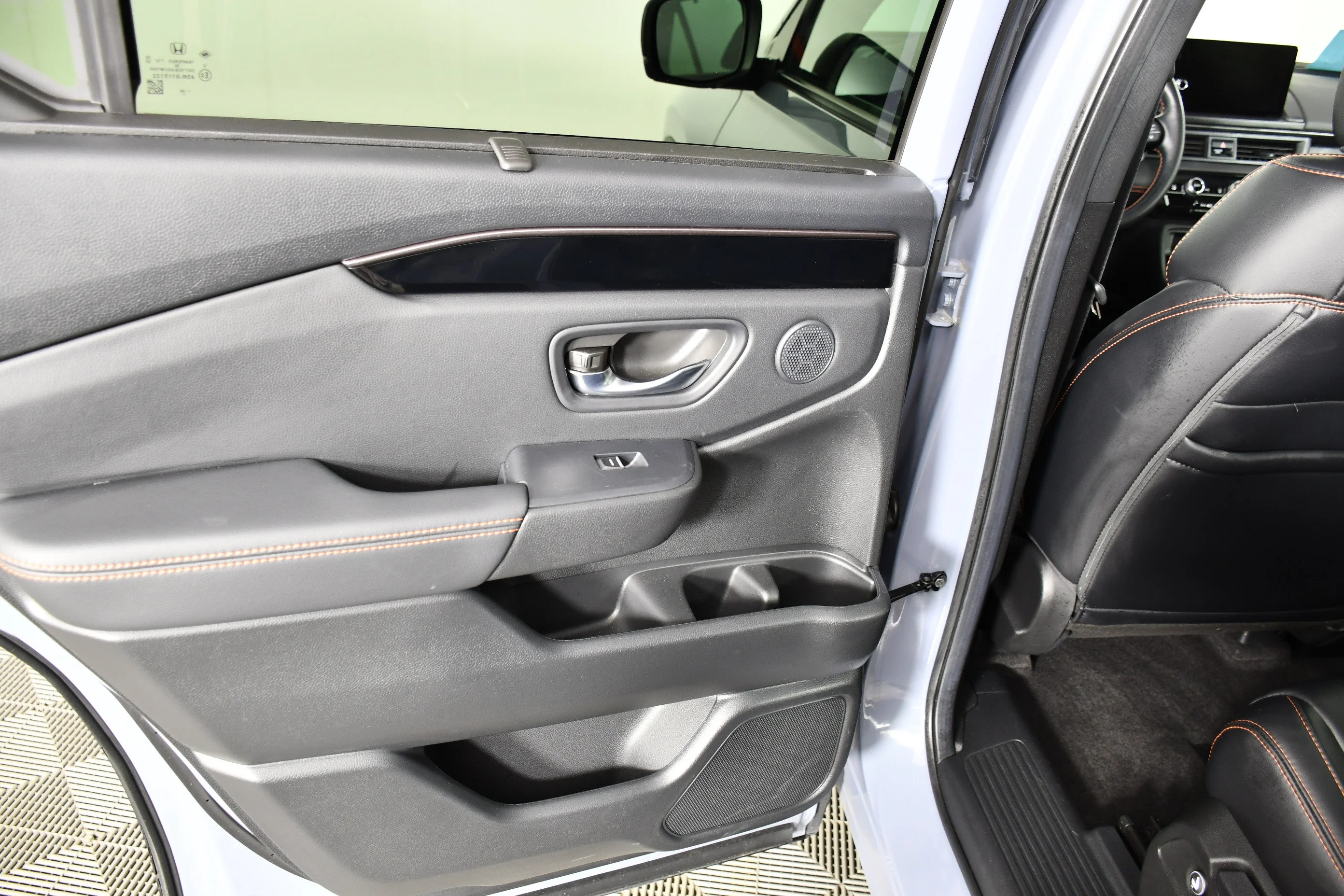 Used 2025 Sonic Gray Pearl Honda TrailSport image 49