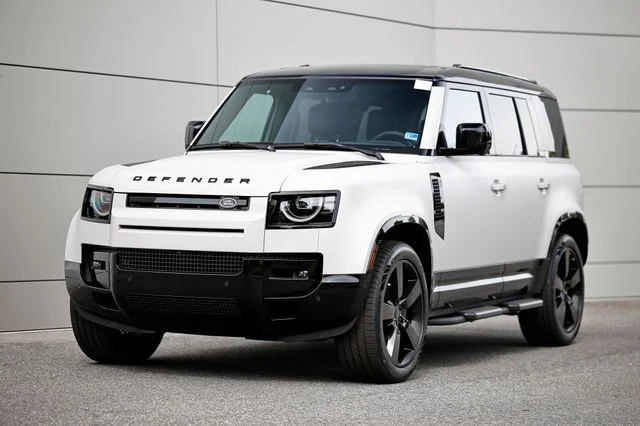 2026 Land Rover Defender 110 X-Dynamic SE P400's photo