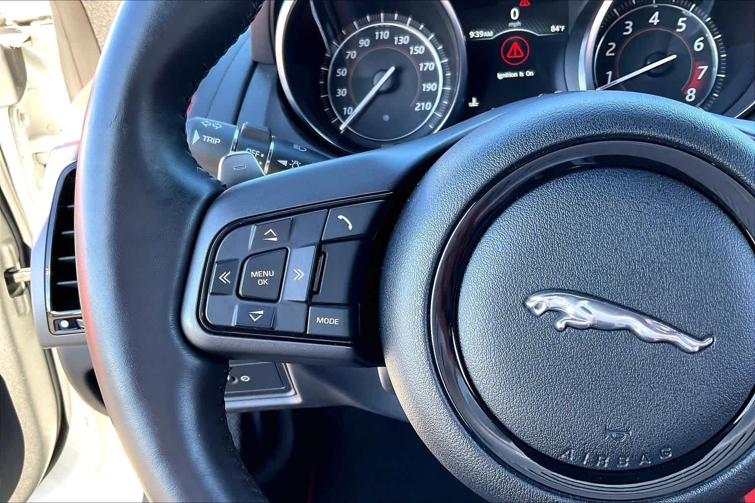 Used 2016  Jaguar R image 16