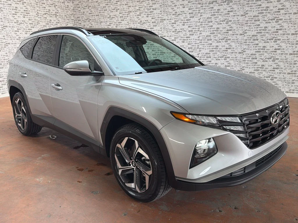 Used 2024 Shimmering Silver Hyundai SEL Convenience image 1