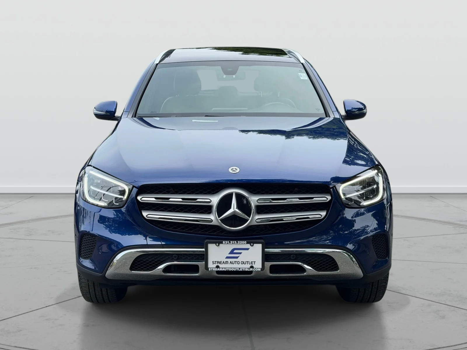 Used 2021 Blue Mercedes-Benz GLC 300 image 2