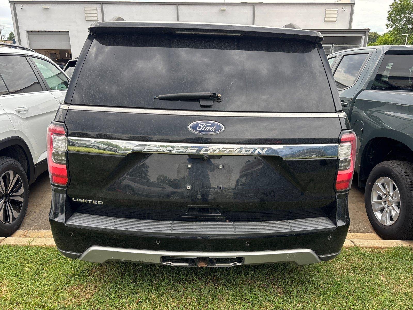 Used 2020 Agate Black FORD LIMI image 4