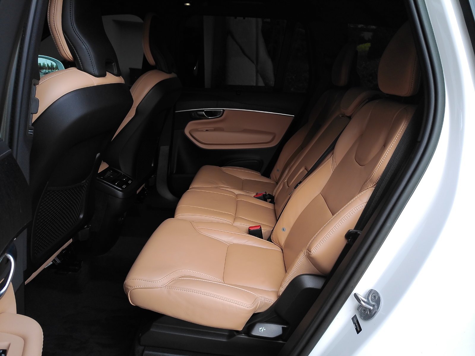 Used 2023 White Volvo Ultimate image 6