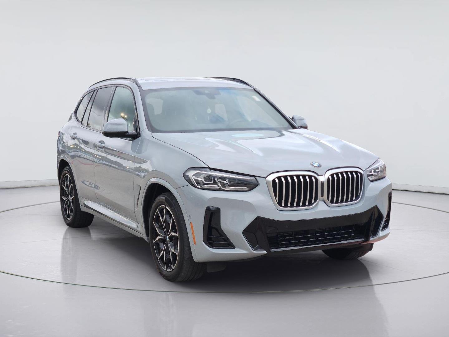 Used 2022 Brooklyn Grey Metallic BMW sDrive30i image 3