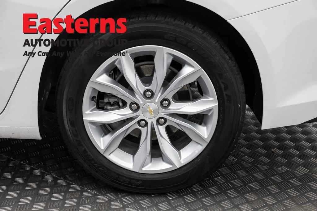 Used 2023 White Chevrolet LT image 32