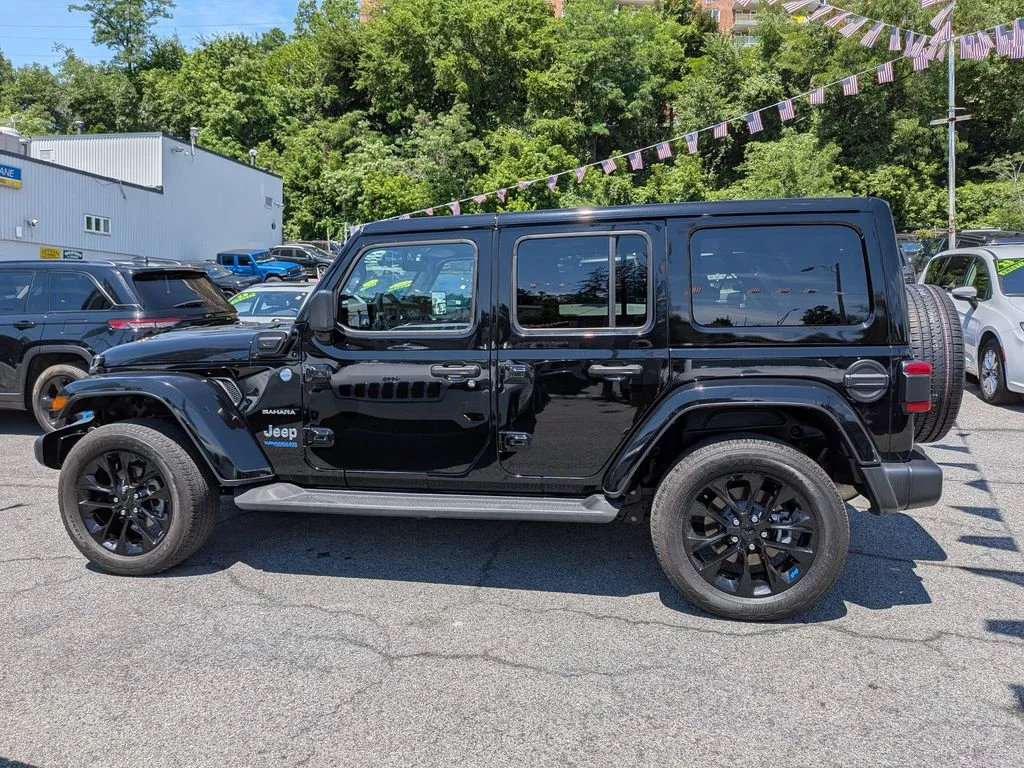 Used 2022 Black Jeep Unlimited Sahara 4xe image 11