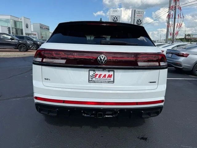 New 2026 White Volkswagen 2.0T SEL R-Line Black image 4