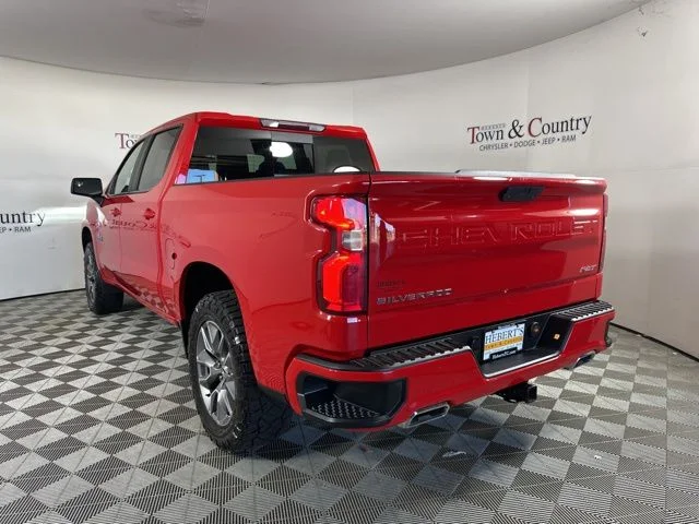 Used 2021 Red Chevrolet RST image 10