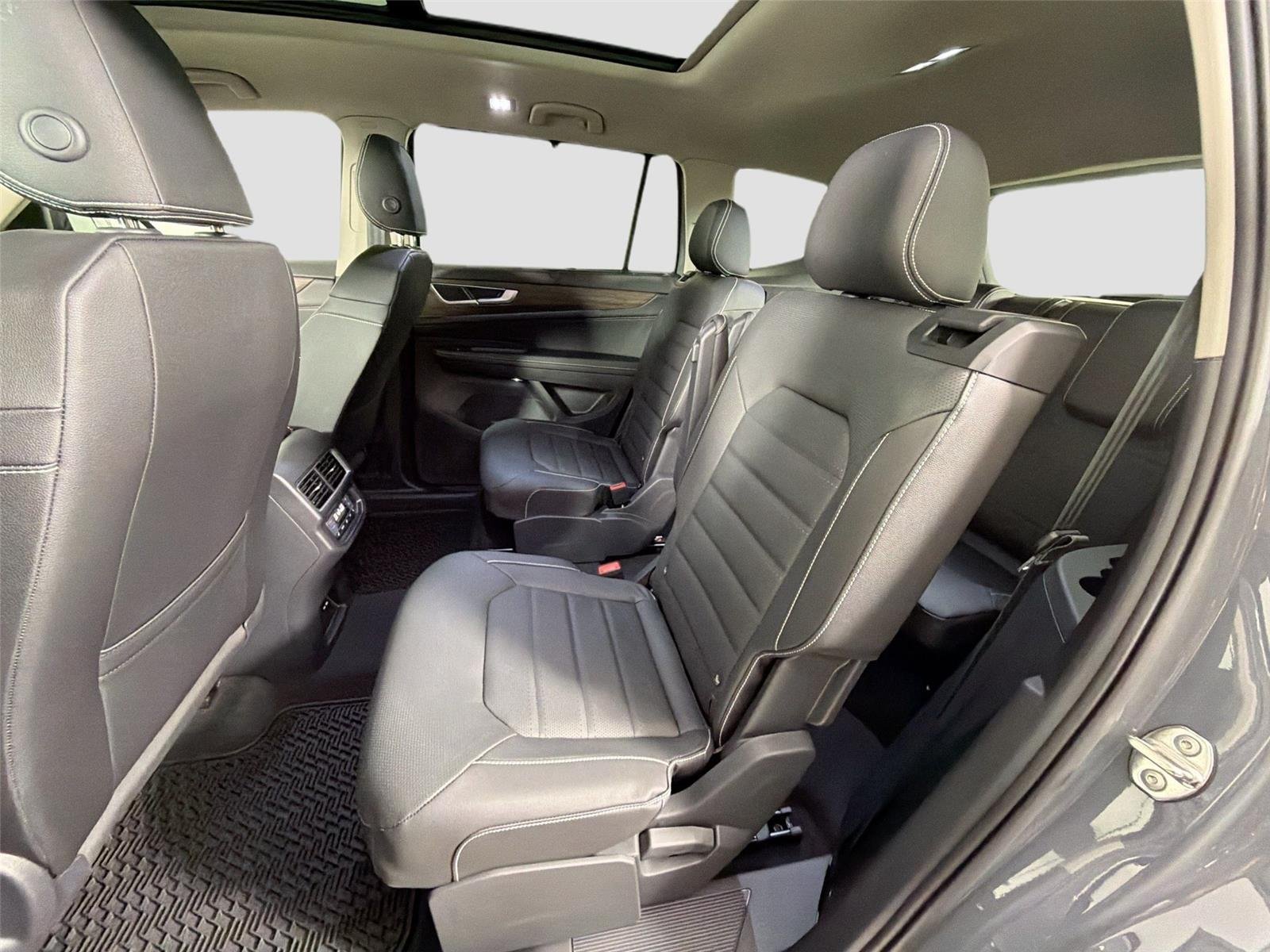 New 2026 Pure Gray Volkswagen 2.0T SEL image 25