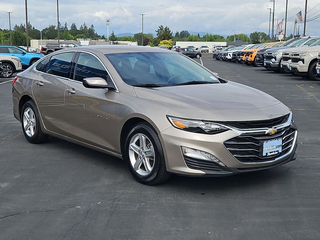 Used 2024 Mineral Gray Metallic Chevrolet LT image 8