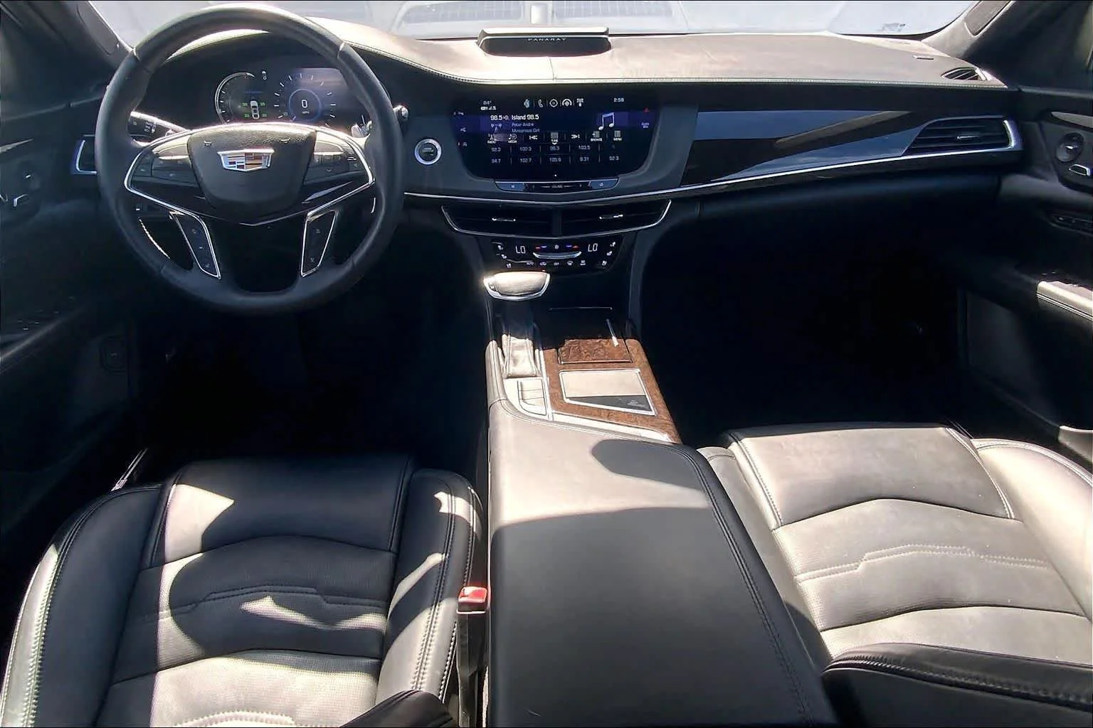 Used 2017 CRYSTAL WHITE TRICOAT Cadillac Platinum AWD image 10
