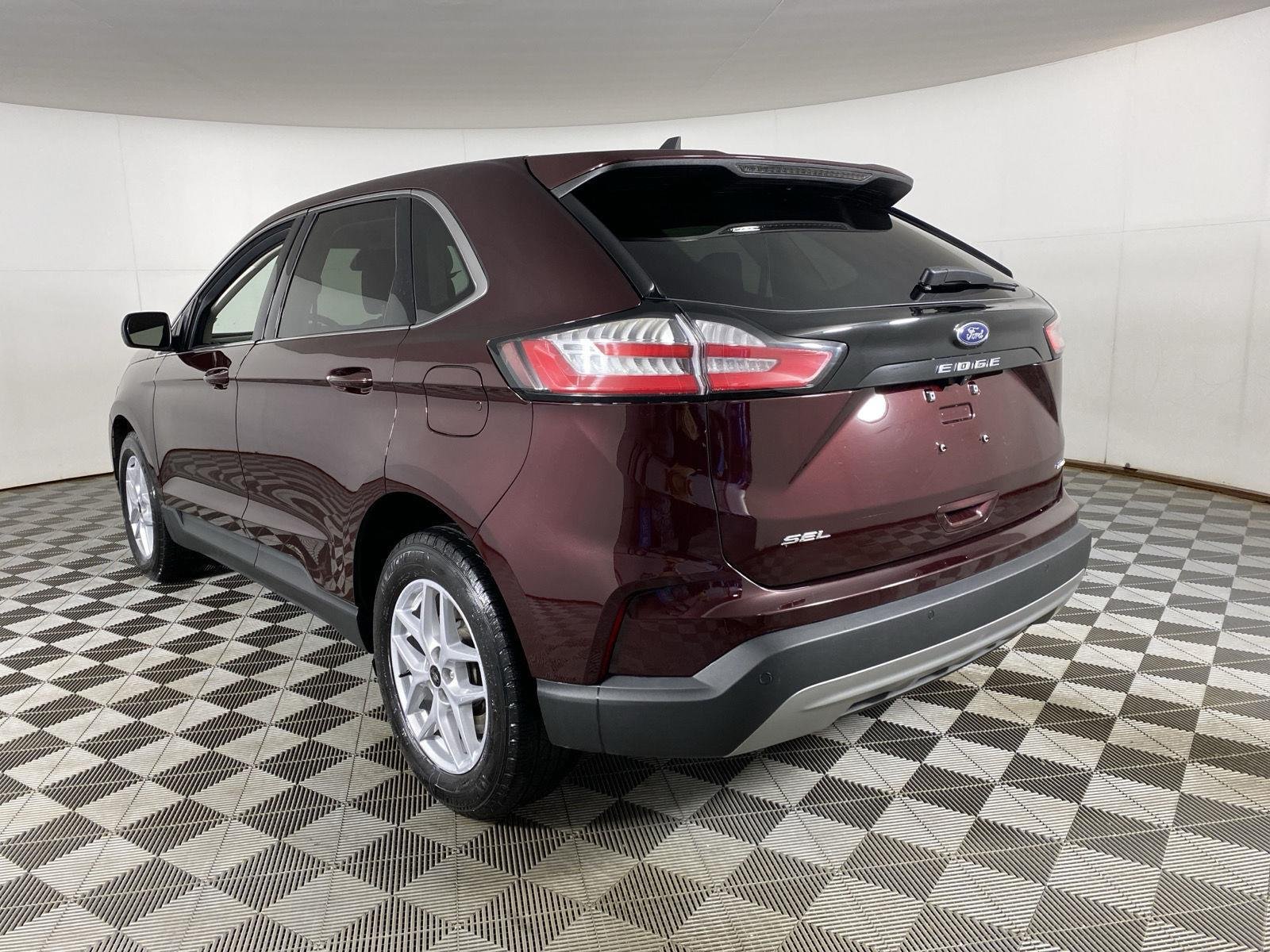Used 2024 Burgundy Velvet Metallic Tinted Clearcoat Ford SEL image 19