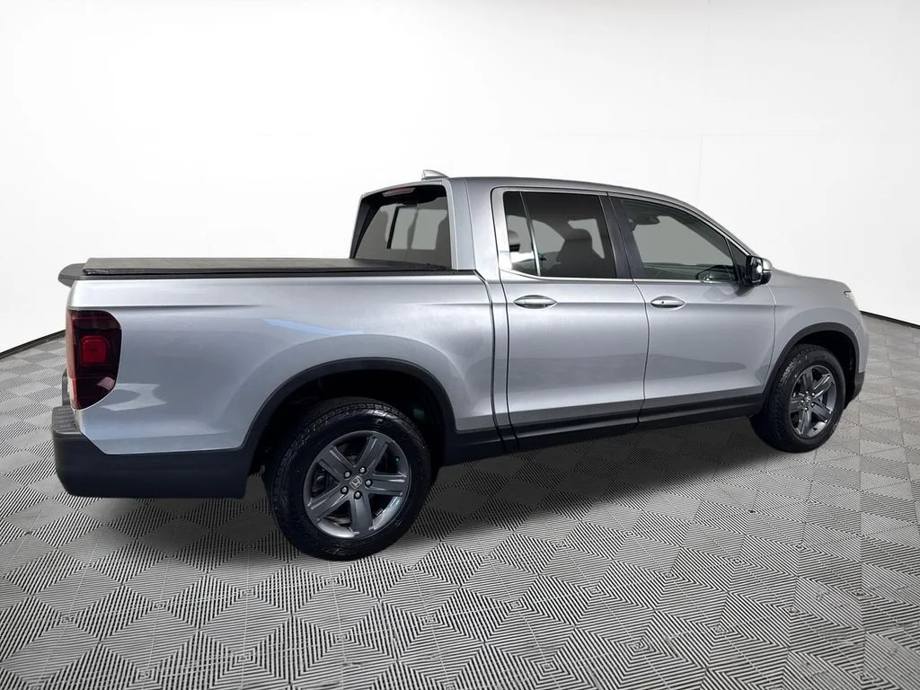 Certified Used 2021 Lunar Silver Metallic Honda AWD RTL image 9