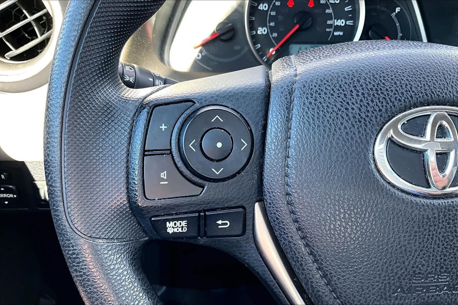 Used 2015 Classic Silver Metallic Toyota XLE image 23