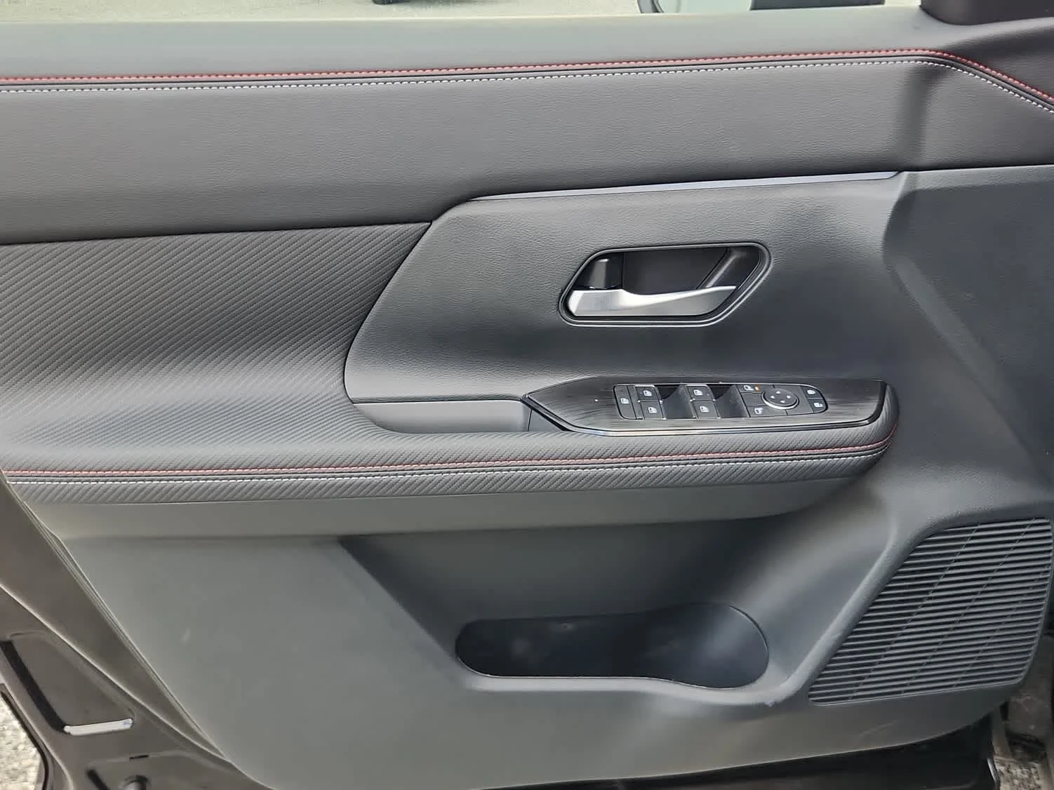 2026 Nissan KICKS SR AWD - Photo 9