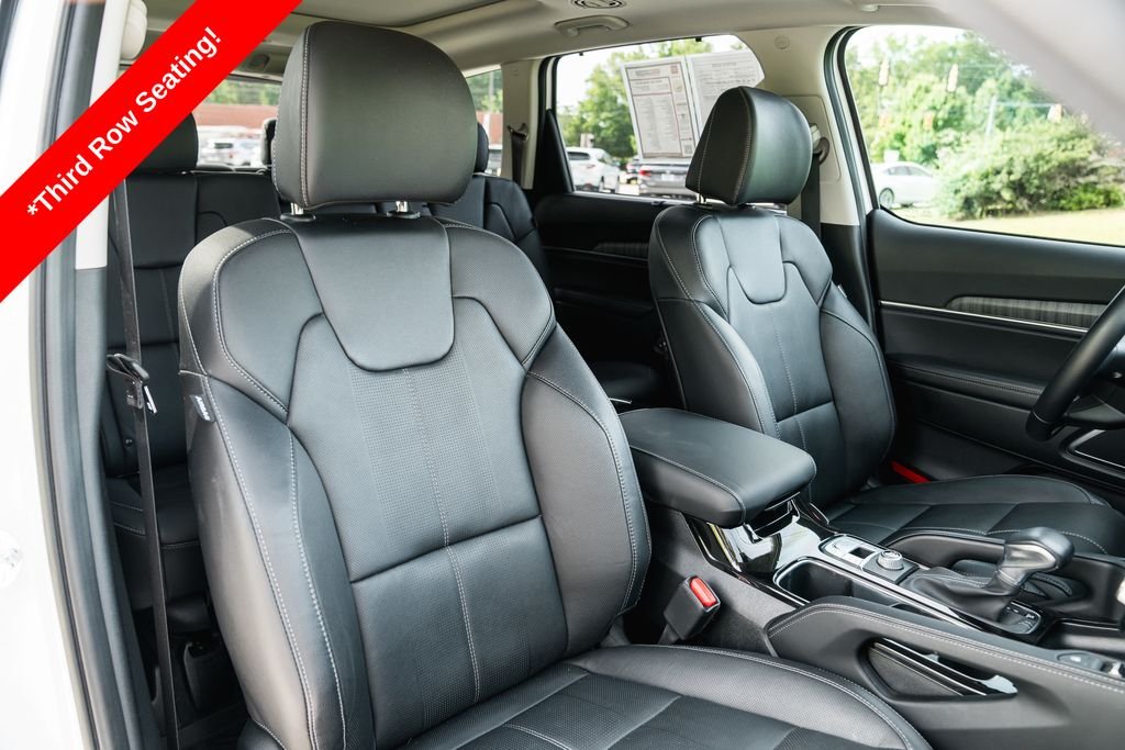 Used 2025 White Pearl Kia SX image 30