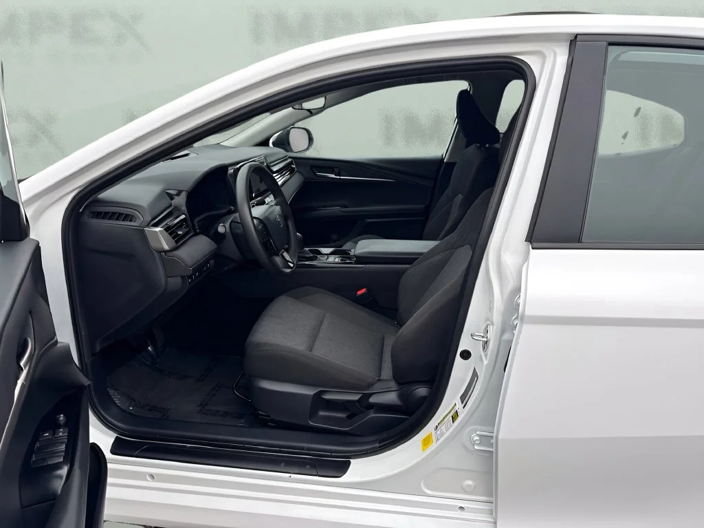 Used 2025 White Toyota LE image 9