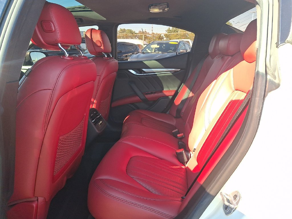 Used 2019 White Maserati S Q4 image 10