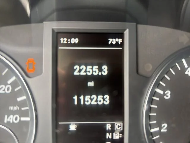 Used 2018 White Mercedes-Benz NA image 2