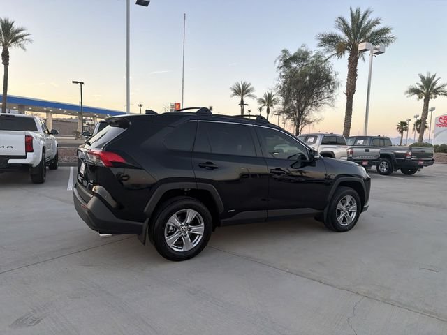 2025 Toyota RAV4 LE - Photo 4