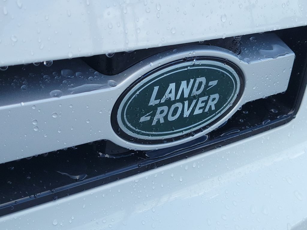 Certified Used 2023 Fuji White Land Rover SE image 10