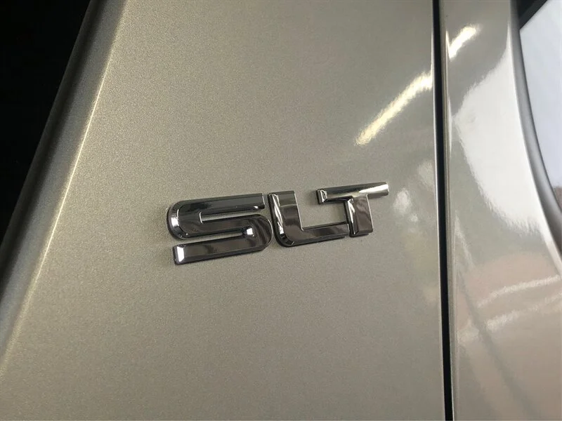 Used 2010 Pure Silver Metallic GMC SLT image 22