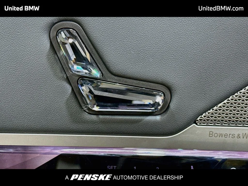 Certified Used 2023 Tanzanite Blue II Metallic BMW 760i xDrive image 4