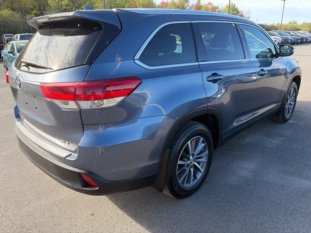 Used 2019 Blue Toyota XLE image 8