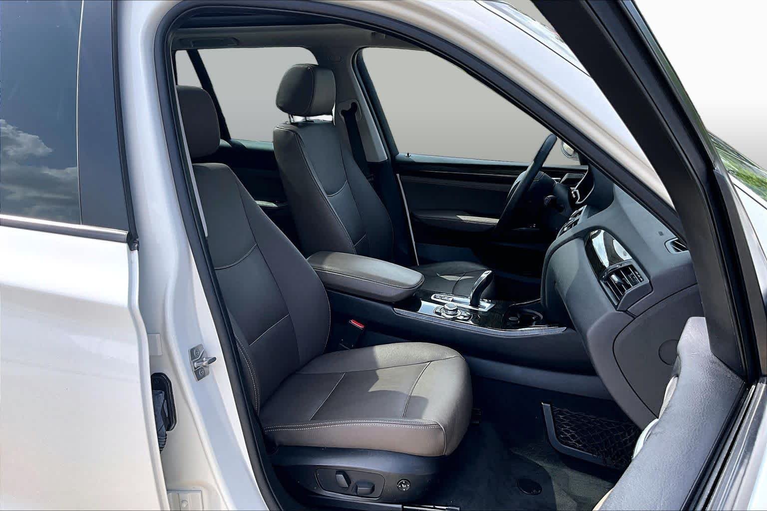 Used 2013 Alpine White BMW xDrive28i image 8